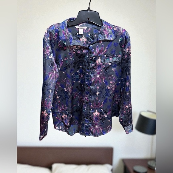 Victoria's Secret Dark Floral Design Pajamas - Picture 2 of 5